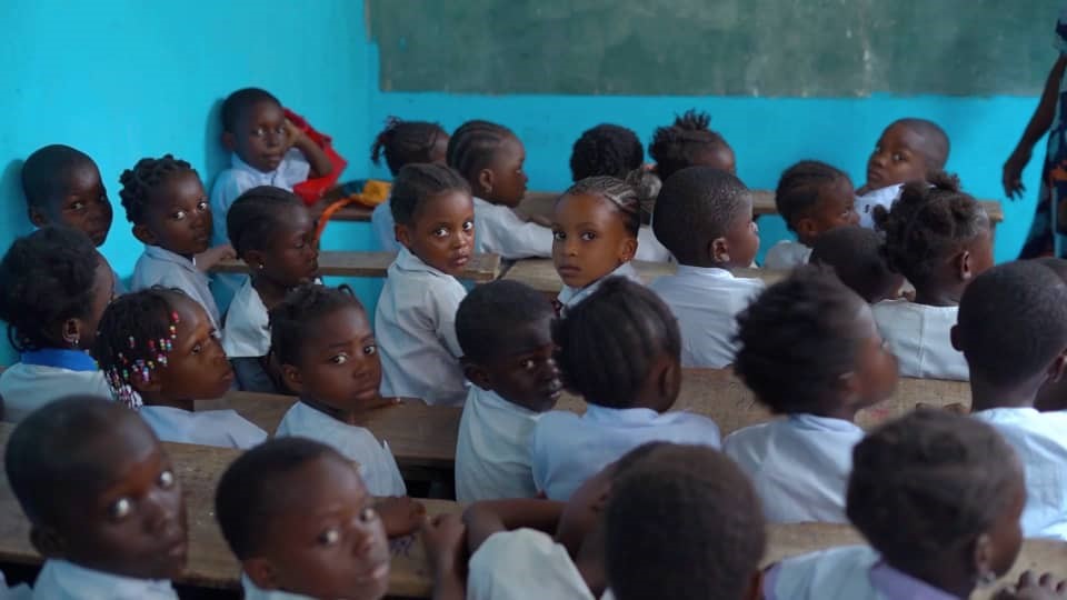Classe d'élèves au complexe scolaire ELOHIM